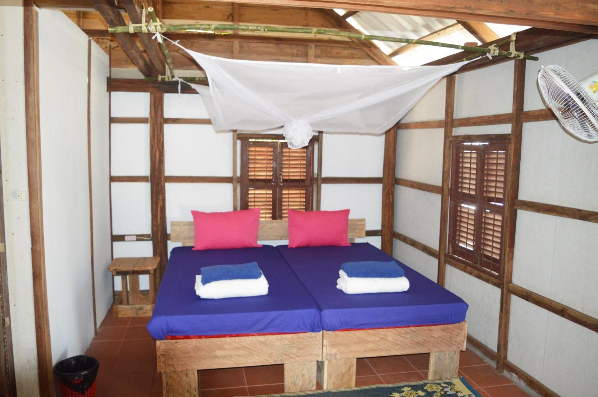 Palm Beach Bungalow Resort Prek Svay Village Bagian luar foto