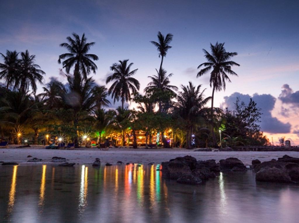 Palm Beach Bungalow Resort Prek Svay Village Bagian luar foto