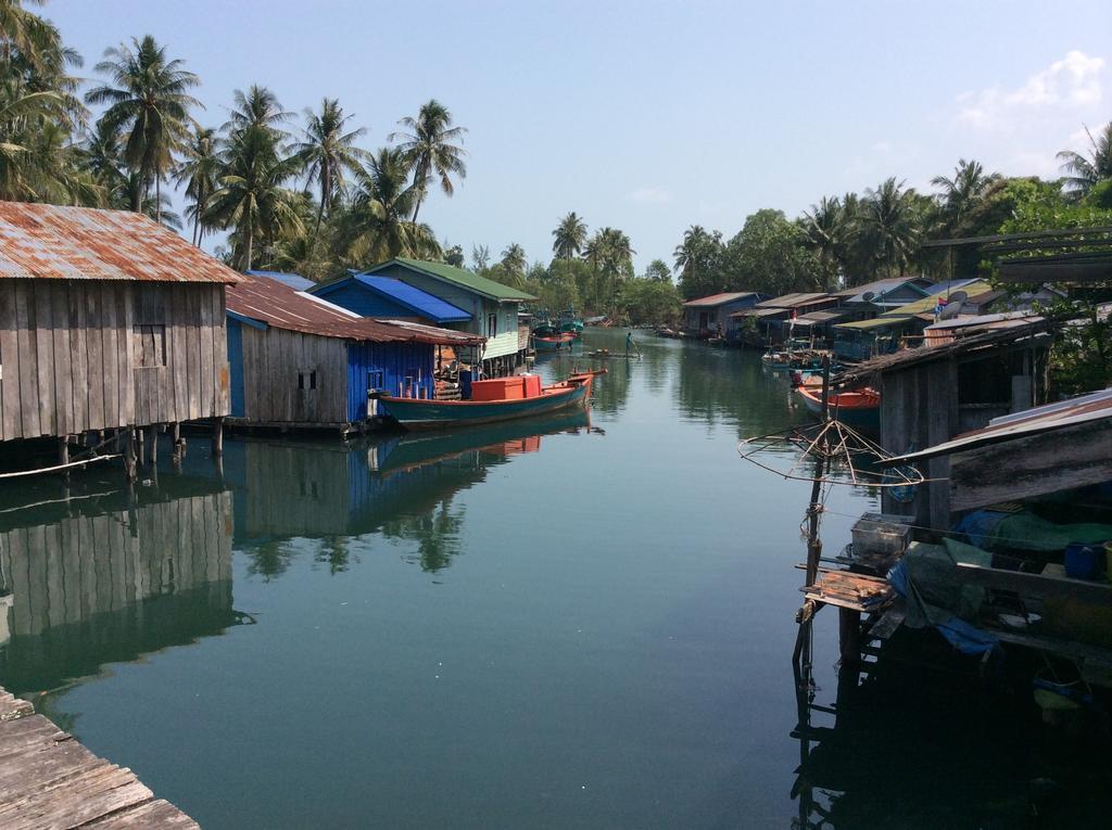 Palm Beach Bungalow Resort Prek Svay Village Bagian luar foto