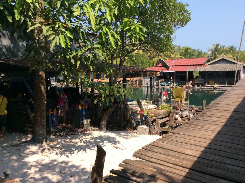 Palm Beach Bungalow Resort Prek Svay Village Bagian luar foto